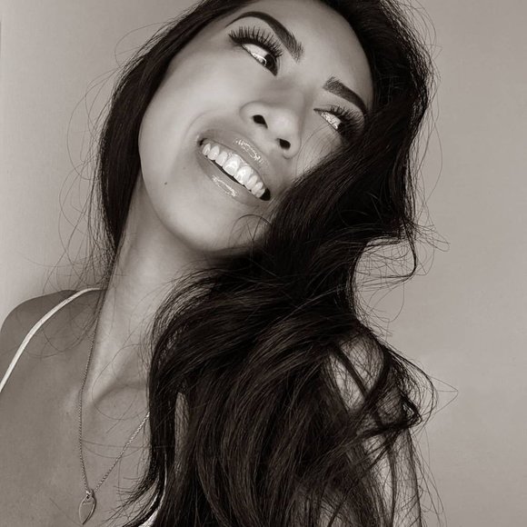 Meet your Posher, Erica - Picture 1 of 1